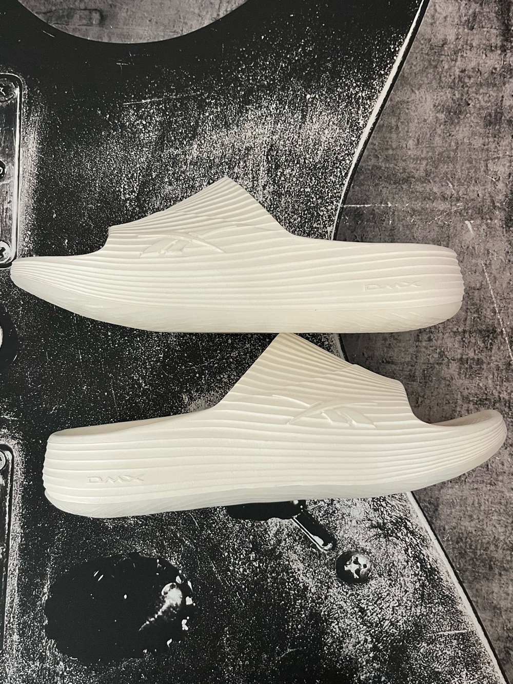 NEW Reebok Slides - Picture 11 of 13